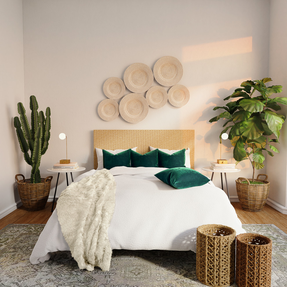 Large minimalist master bedroom photo in Los Angeles