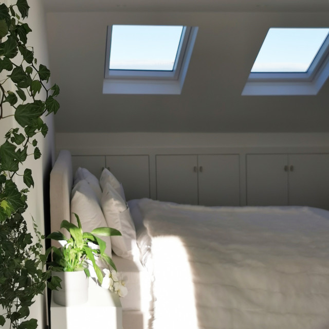 Loft bedroom modern-bedroom