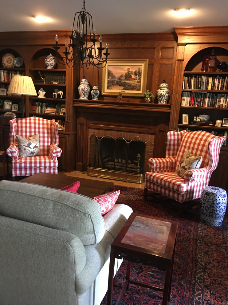 Traditional Farmhouse Library/Sitting Room