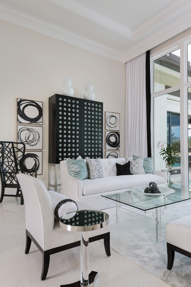 Example of a transitional home design design in Miami