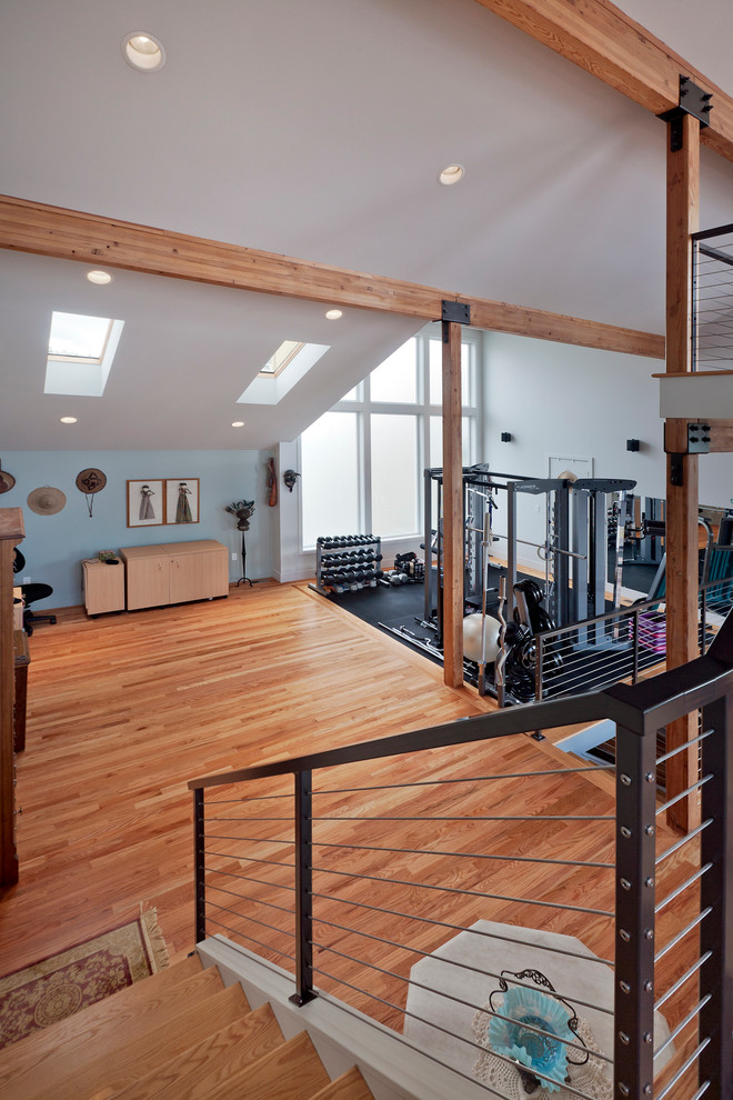 Home gym - contemporary home gym idea in Seattle