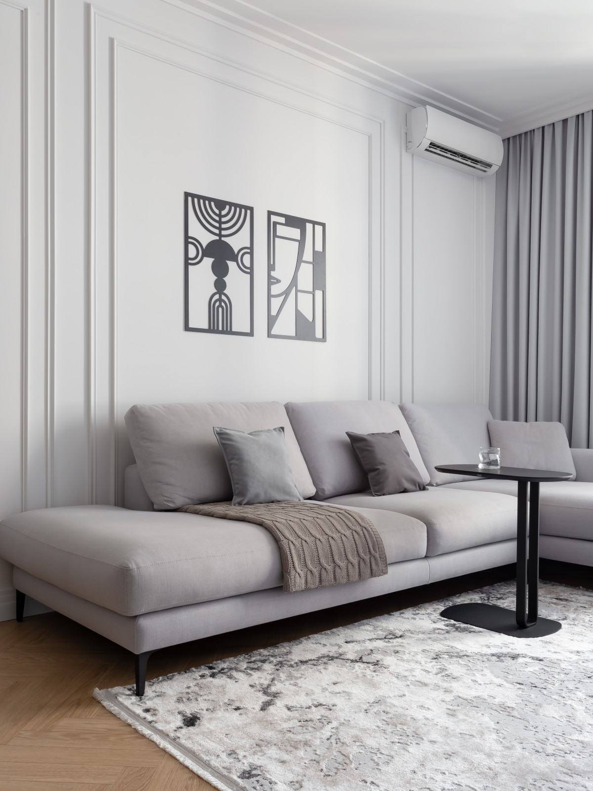 Графичный "Черно-белый" интерьер для студентки архитектурного ВУЗа