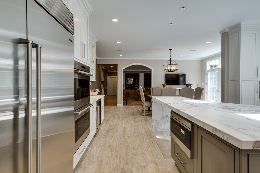 Kitchen - transitional kitchen idea in DC Metro