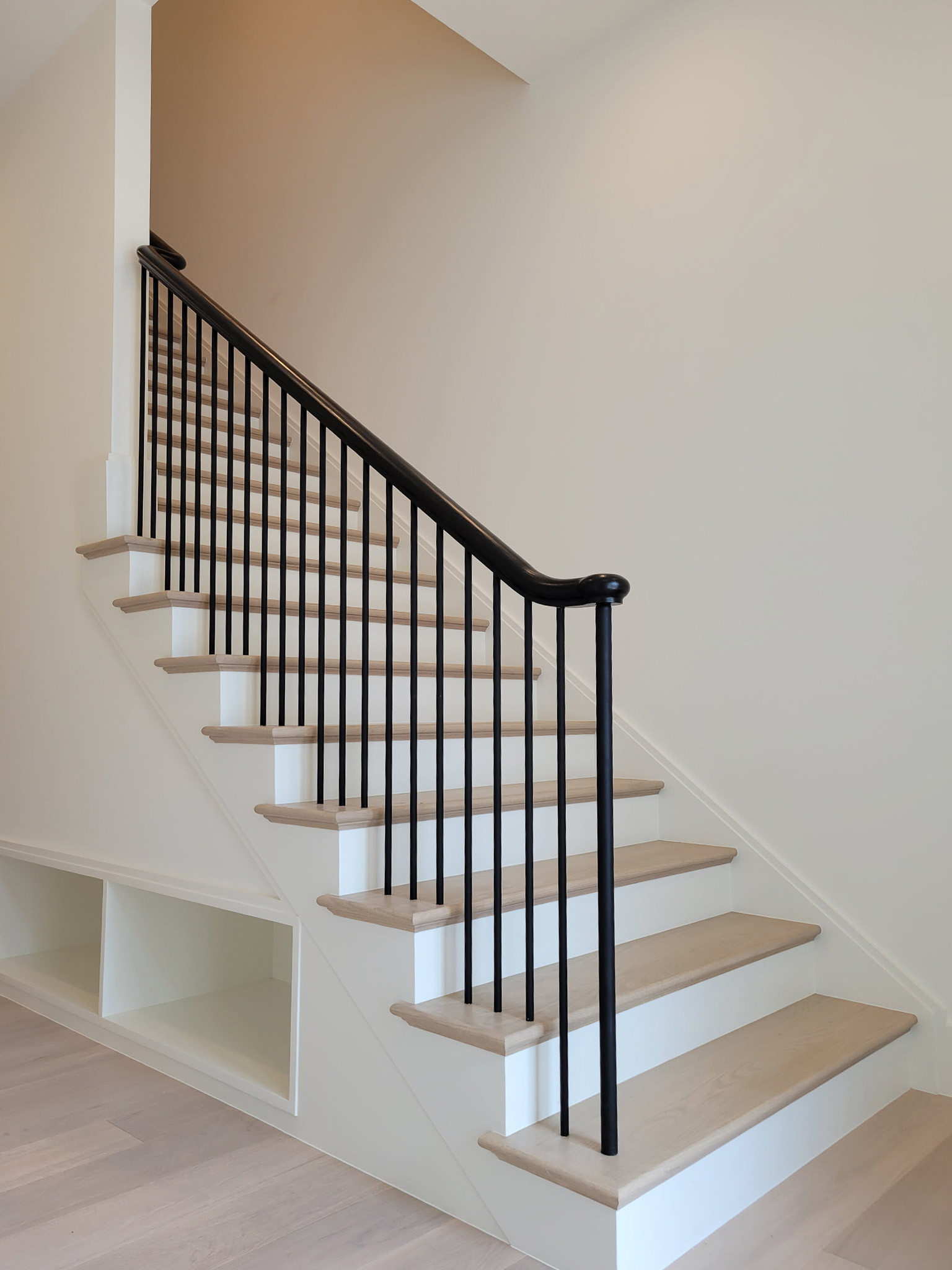 Project #158 | Contemporary Curved Staircase