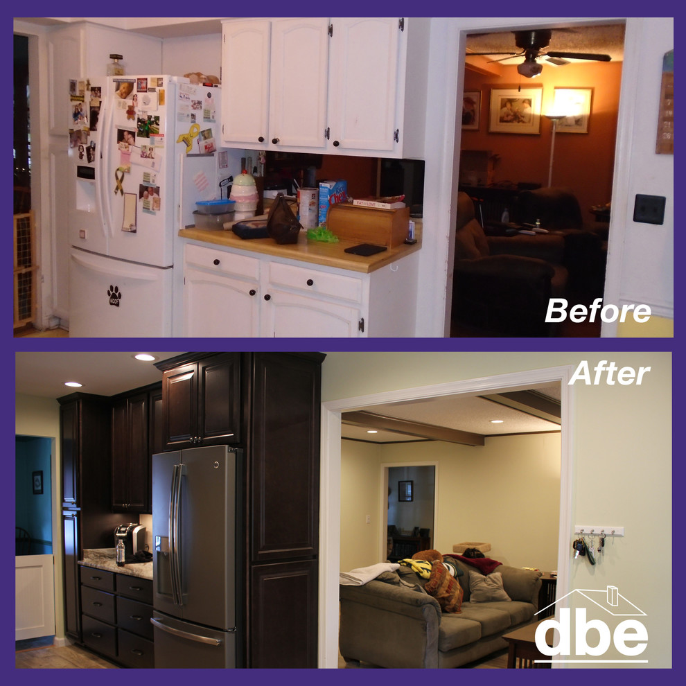 Kitchen - mid-sized transitional kitchen idea