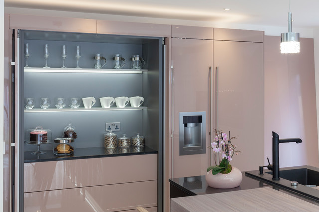 Handleless Kitchen Idea contemporaneo-cucina