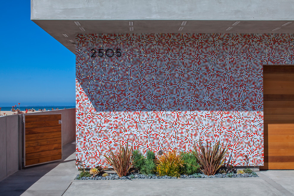 Inspiration for a contemporary concrete exterior in Los Angeles.
