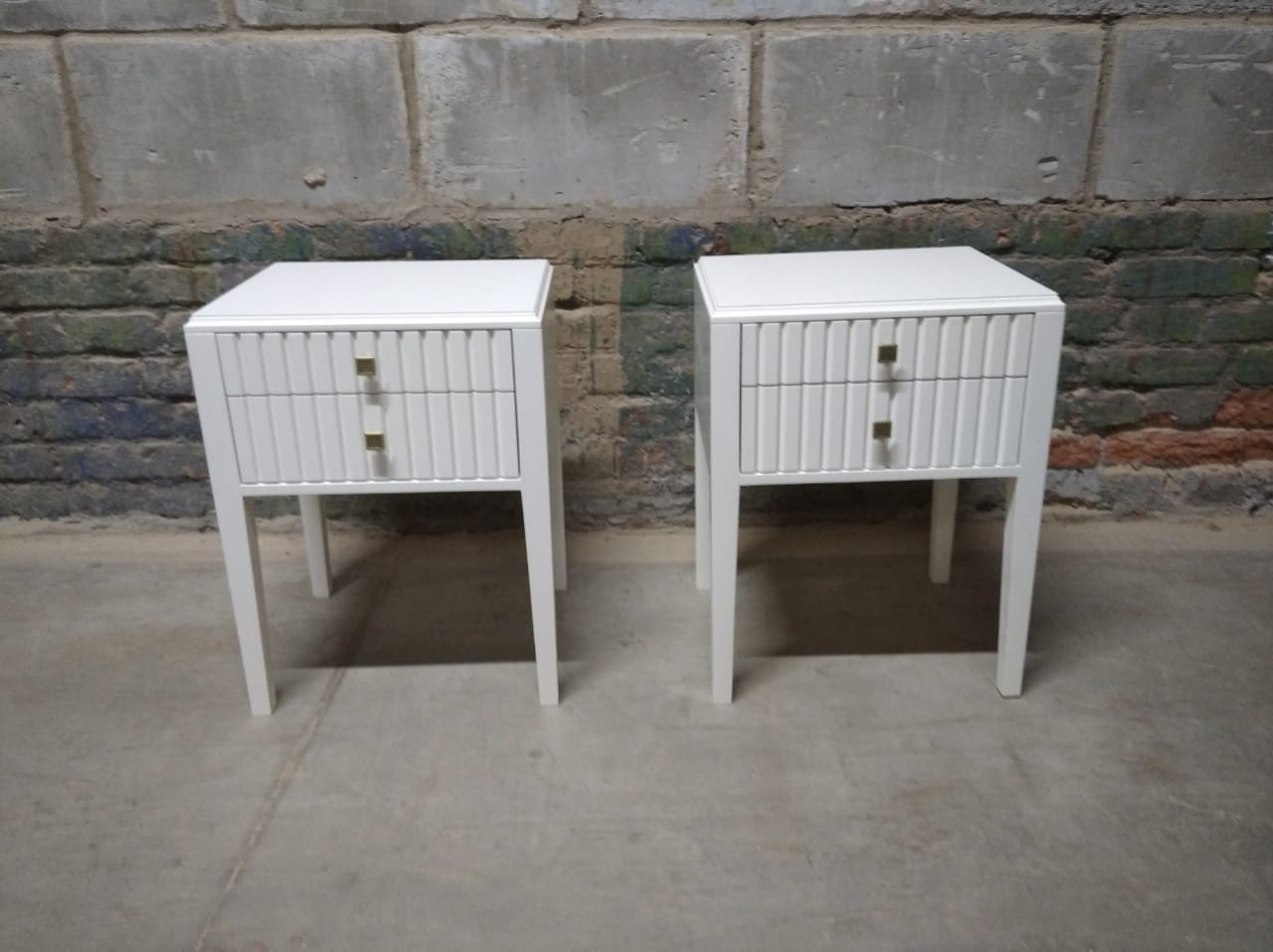 Прикроватные тумбы