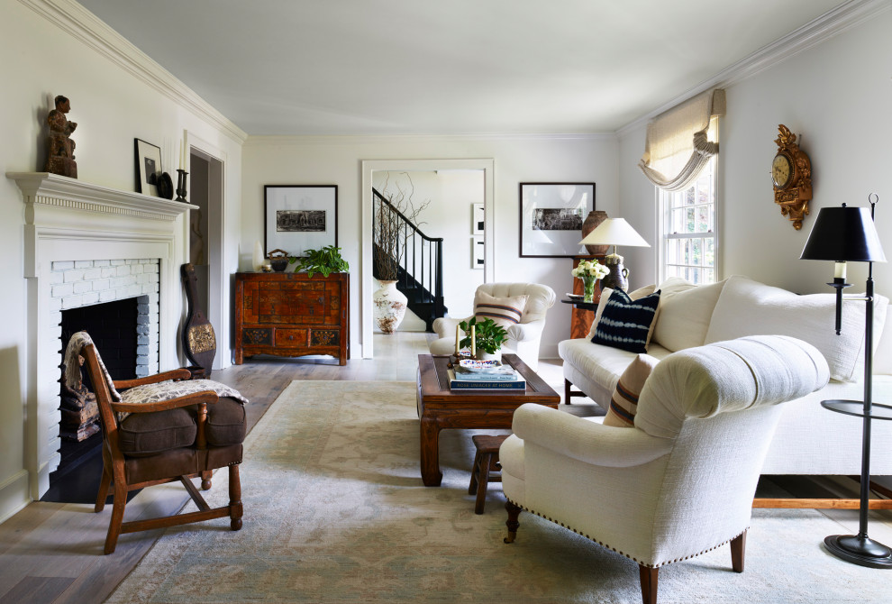 Inspiration for a timeless living room remodel in New York