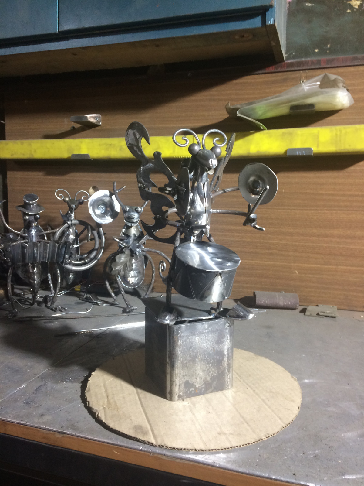 Кованые персонажи для дома и сада.