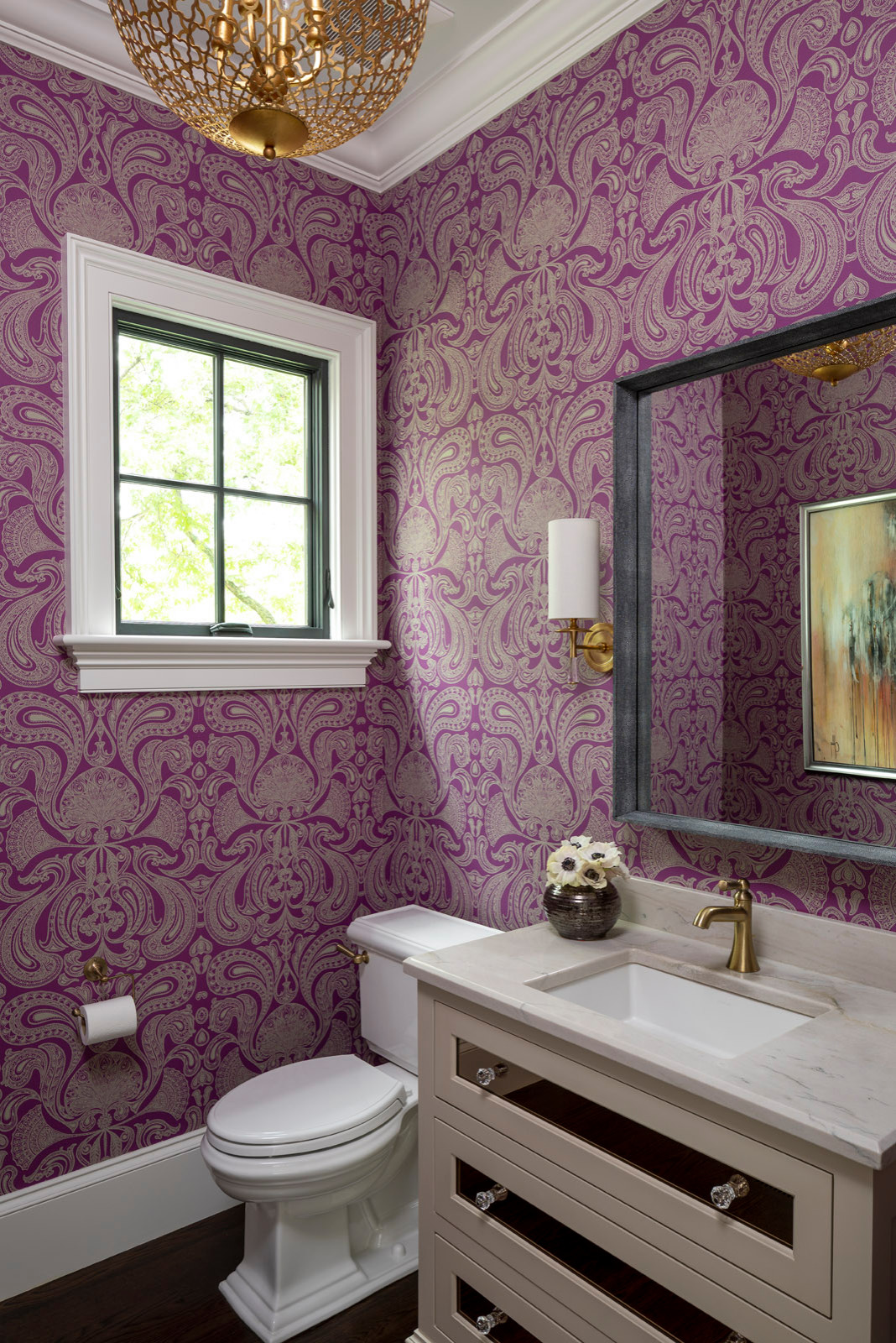 Photos et idées déco de WC et toilettes avec un mur violet et un plan de  toilette blanc - Juin 2023 | Houzz FR