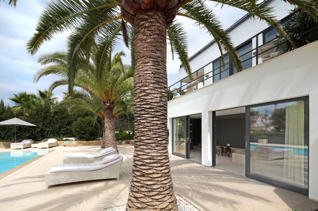 NA MORISCA coastal-pools-and-hot-tubs