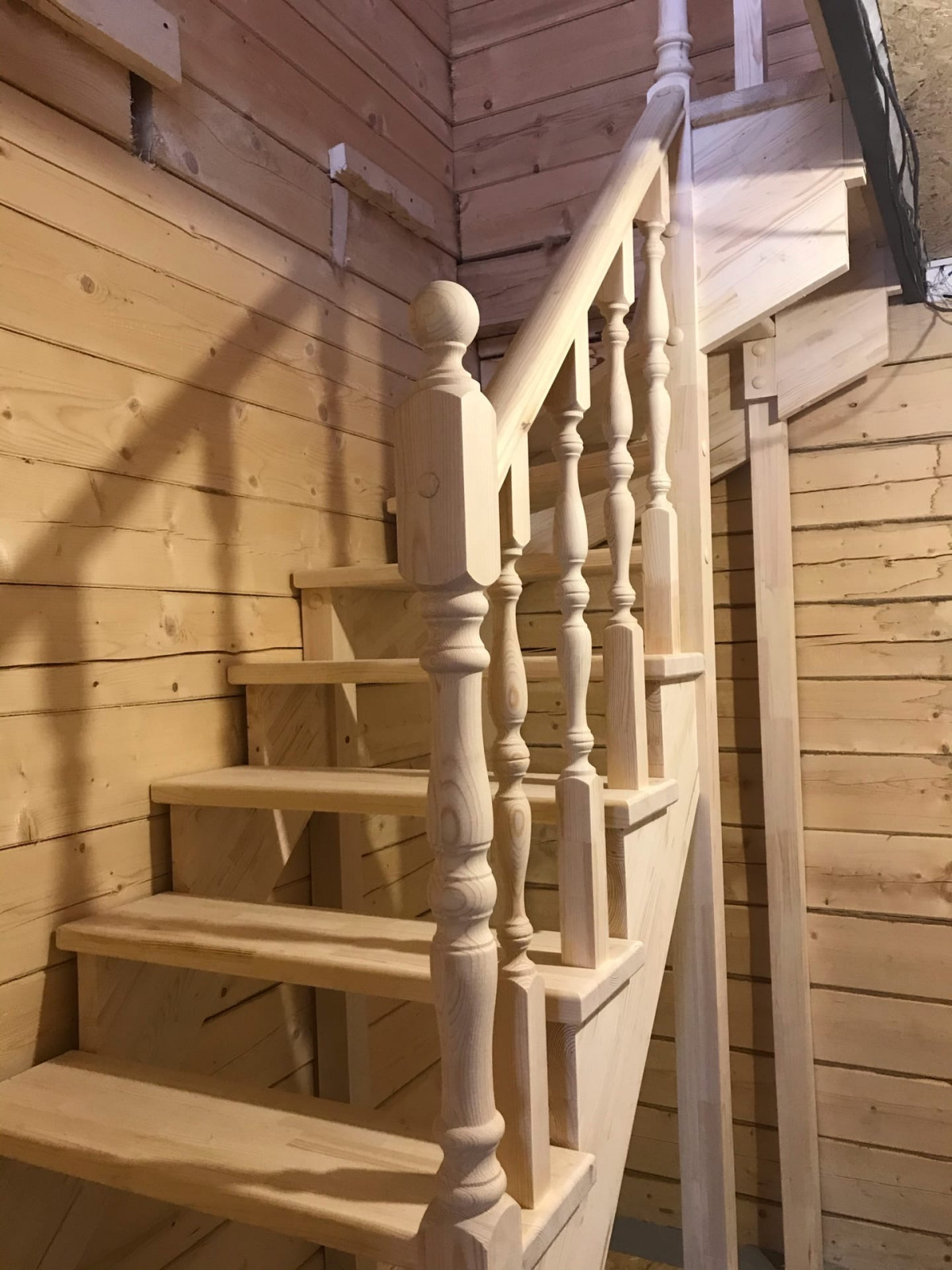 Деревянные лестницы на заказ