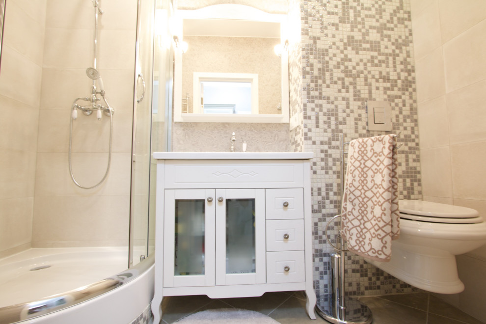 Фиалки у окна