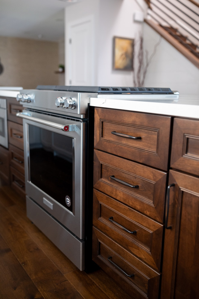 Inspiration for a transitional kitchen remodel in Orange County