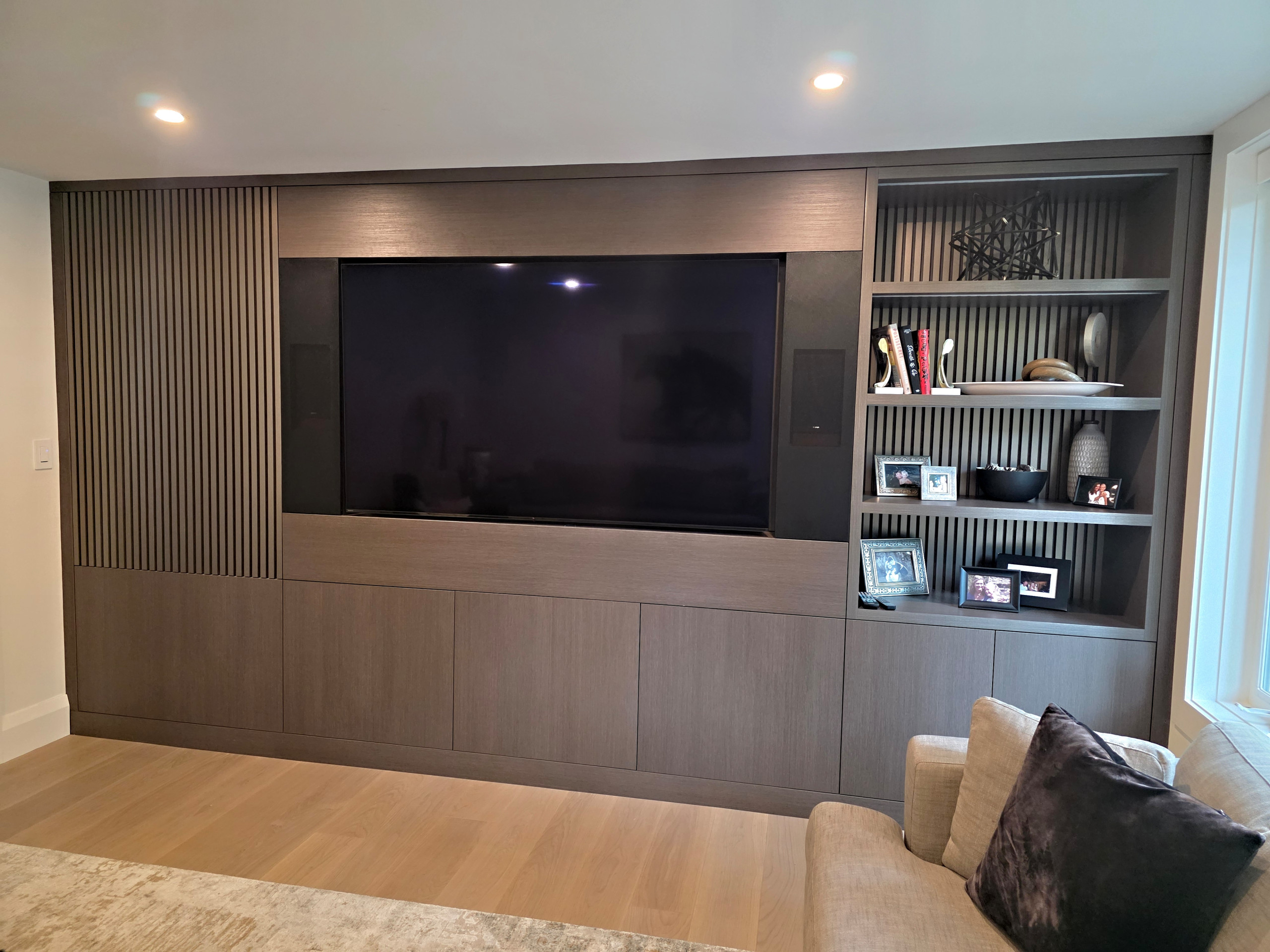 LEE ANNE TV UNIT