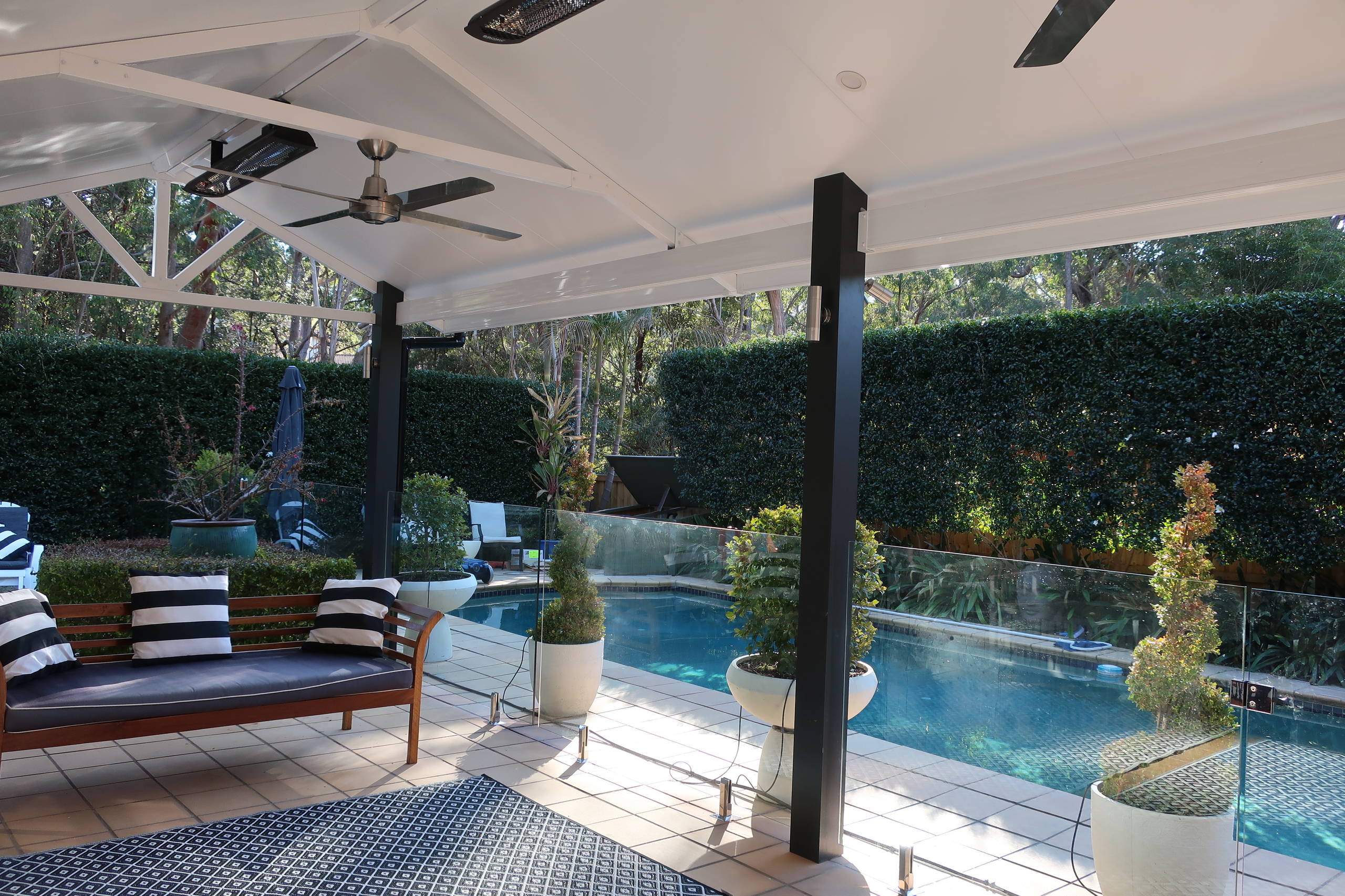 OUTDOOR ROOM - DOUBLES THE LIVING AREA