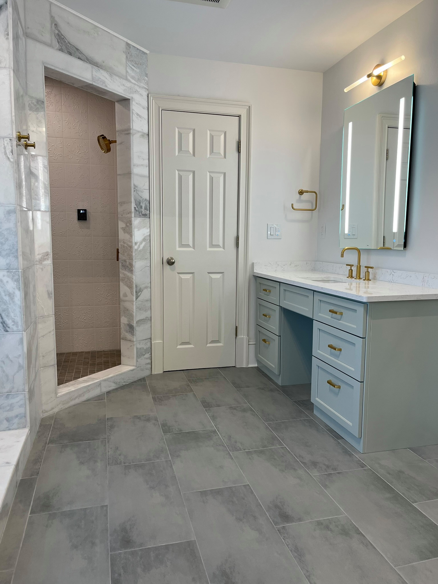 Country Club of the South Master Bathroom and Steam Room
