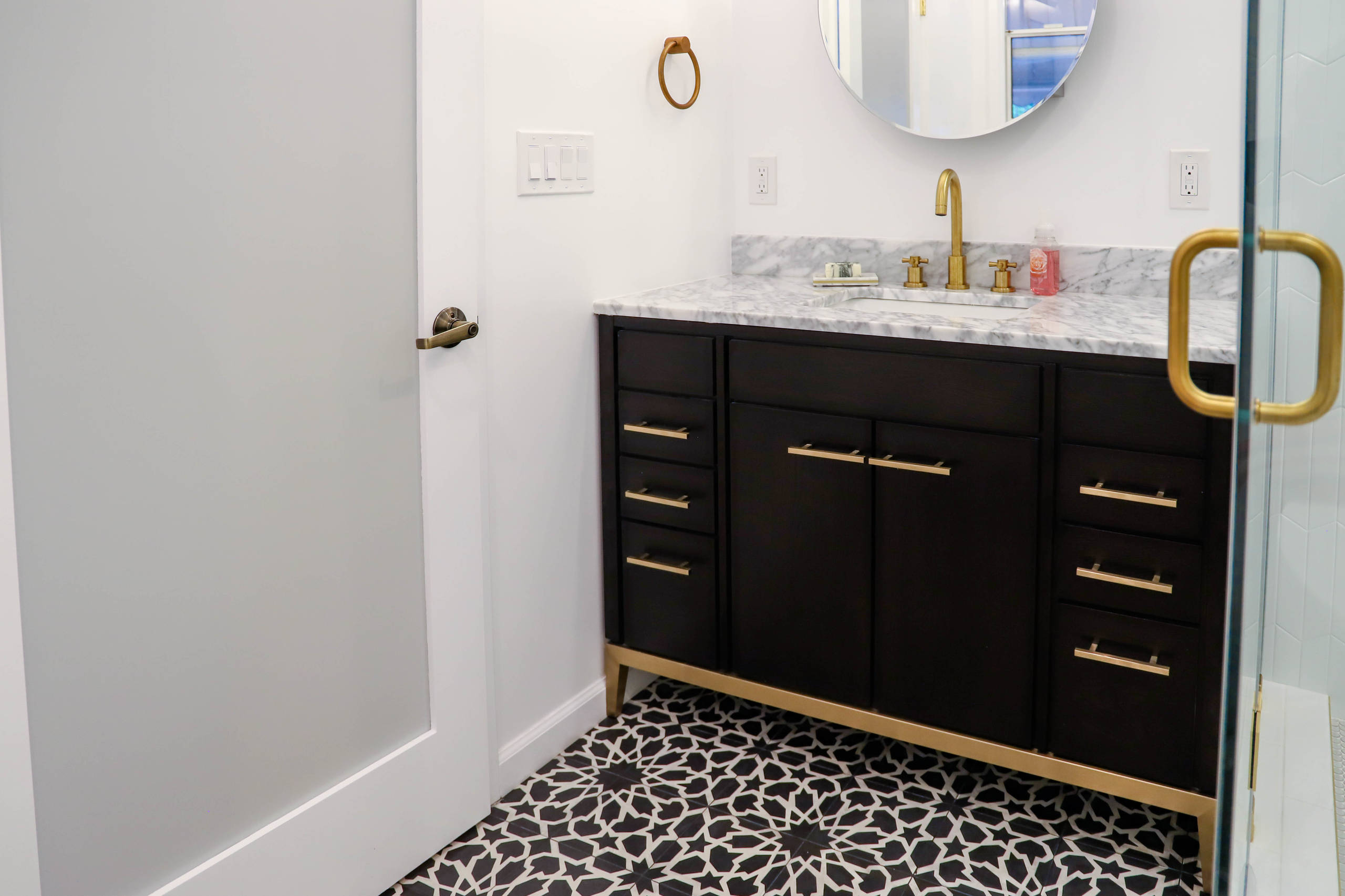 Decorative Tile Flooring, Vanity & Frosted Bathroom Doors