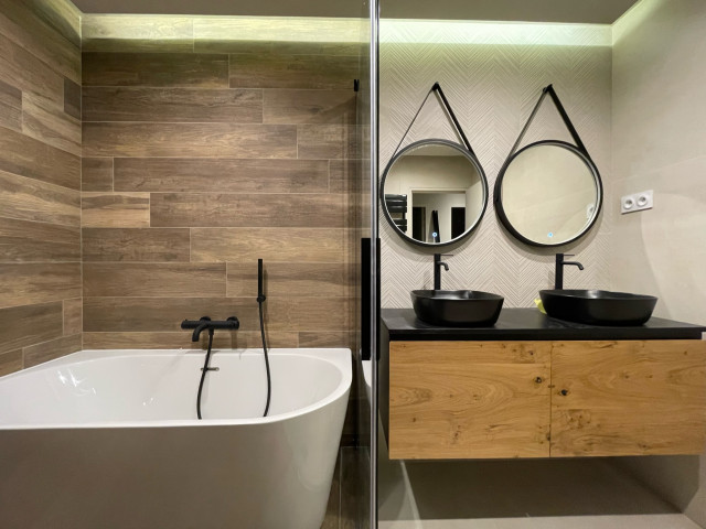 Ex&eacute;cution modern-badezimmer