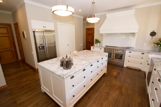 B Kitchen traditional-kitchen