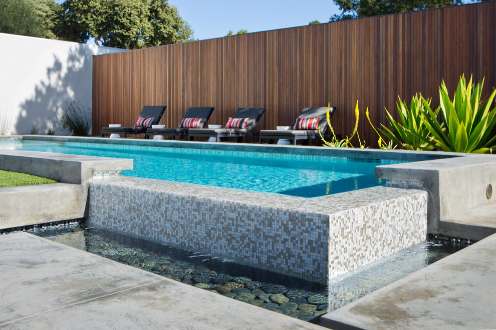 Inspiration for a midcentury pool in Los Angeles.