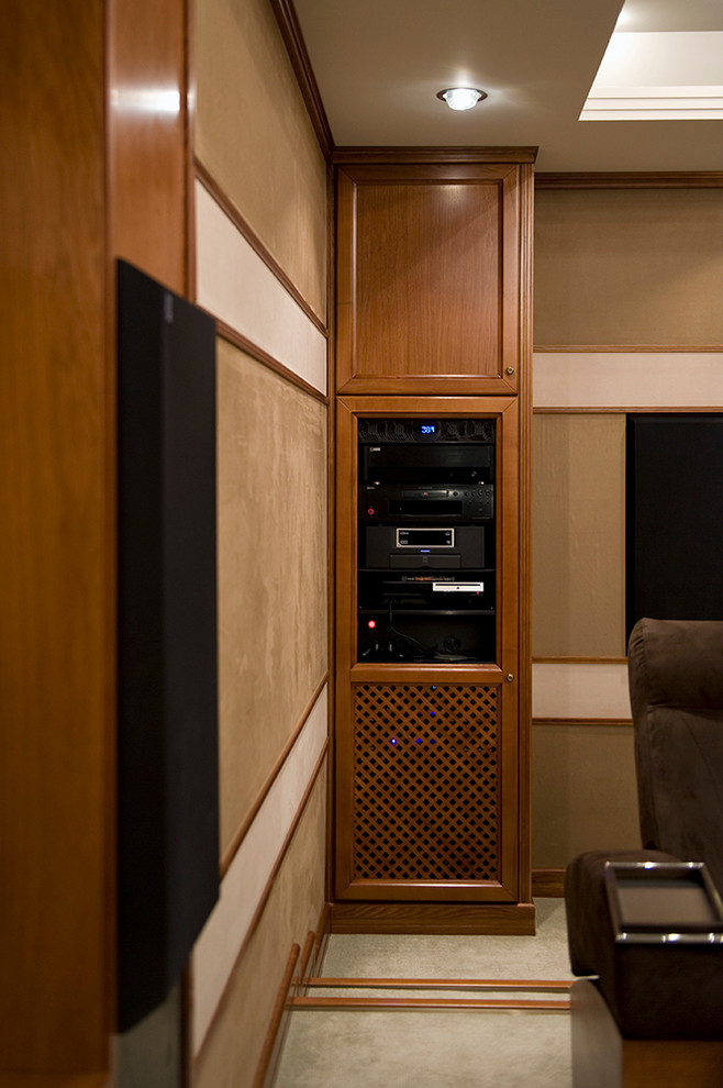 Интерьер домашнего кинотеатра.Резиденция Монолит