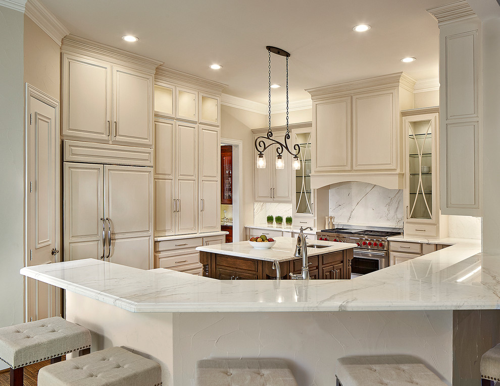 Traditional kitchen in Dallas.