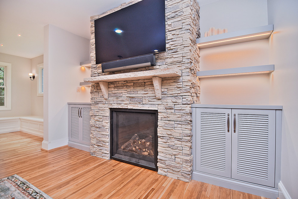 Home design - transitional home design idea in Charlotte