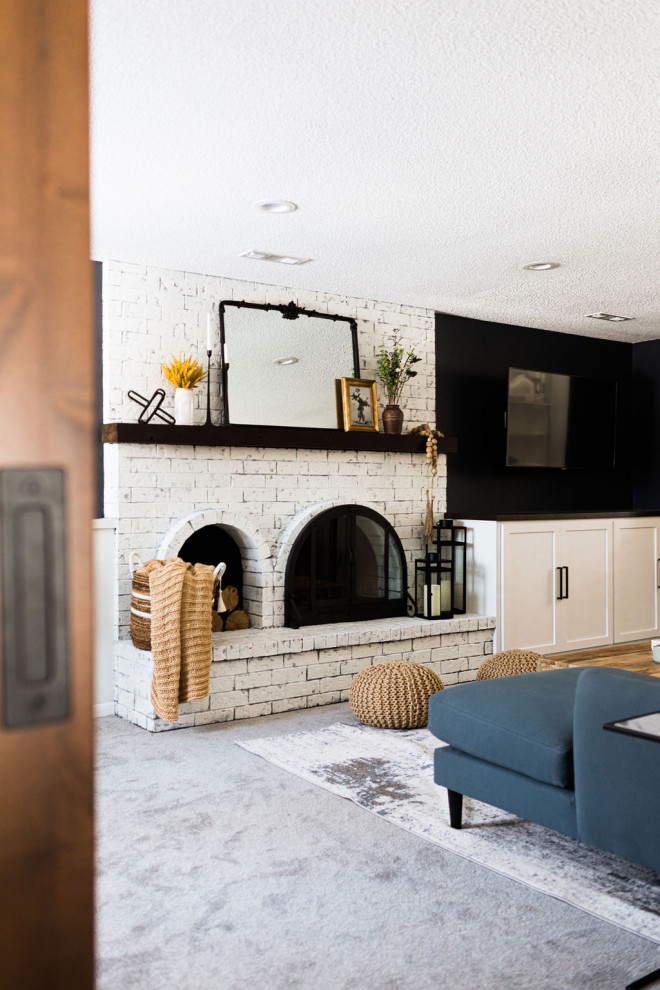 Mountain style basement photo in Minneapolis