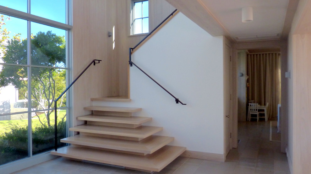 Home design - transitional home design idea in New York