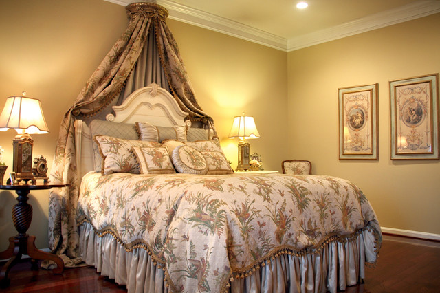 Capitol Hill Row House - Traditional - Bedroom - DC Metro - by Merry ...