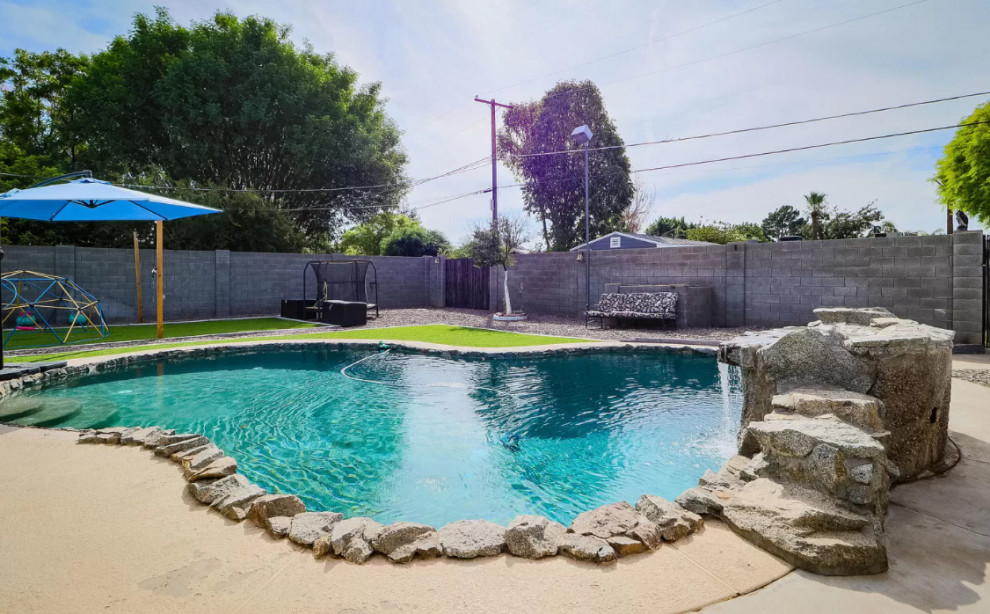 Help! Need backyard wall color suggestions!