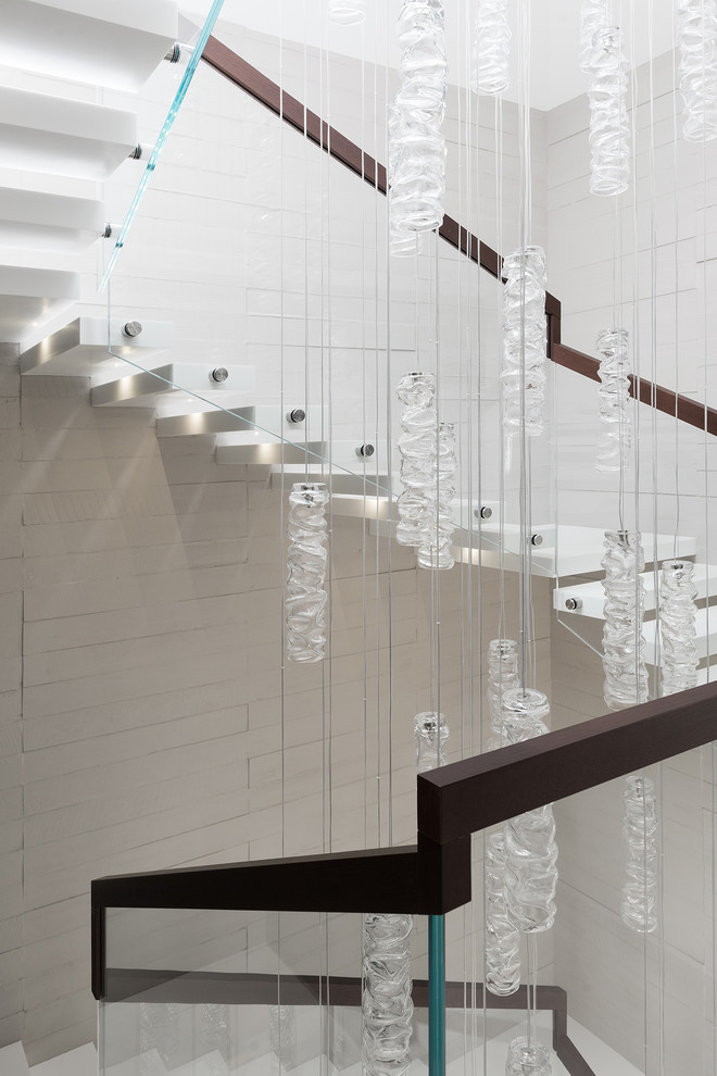 Интерьеры загородного дома в поселке Монтевиль