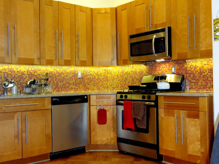 Transitional kitchen photo in New York