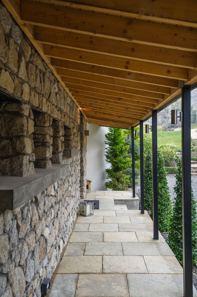 This is an example of a contemporary verandah in Dublin.