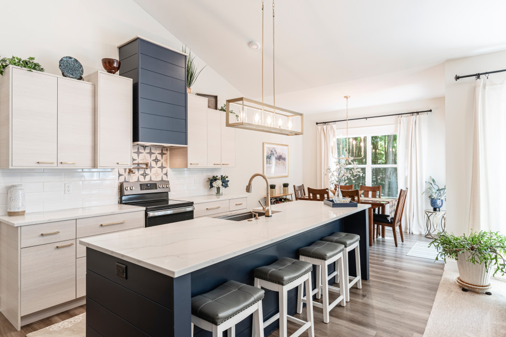 Example of an arts and crafts kitchen design in Grand Rapids