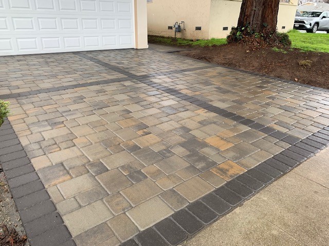 Victorian Cobble Belgaurd with Charcoal Borders