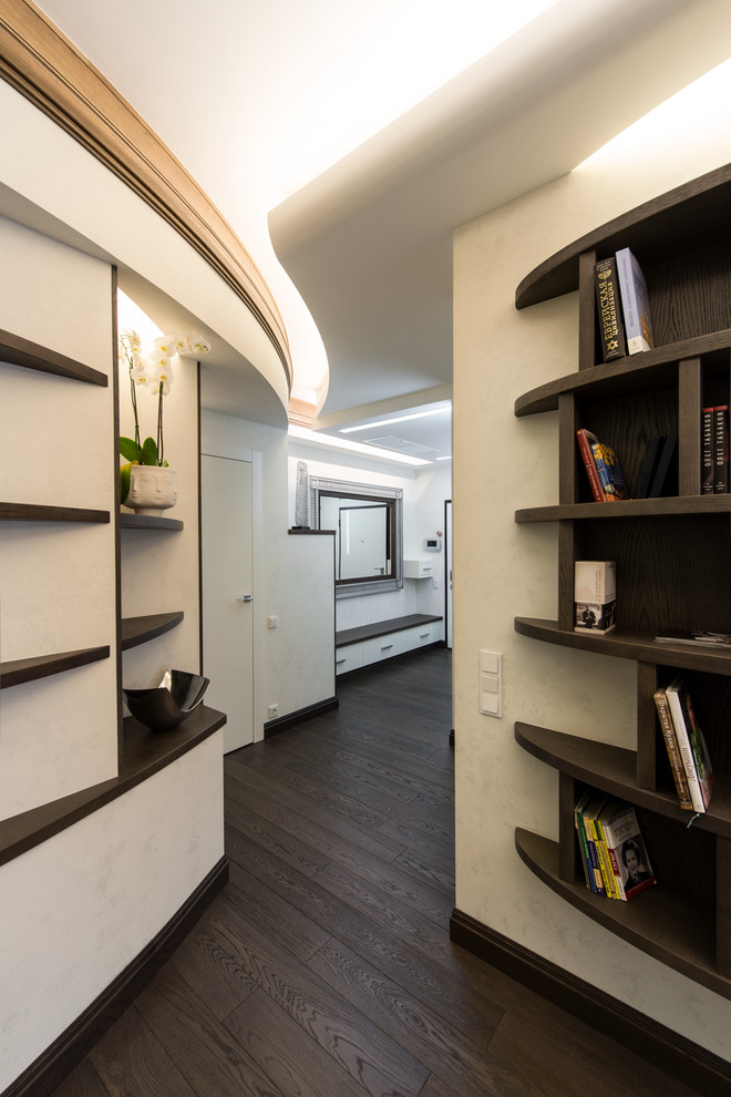 открытый проход из гостиной в прихожую