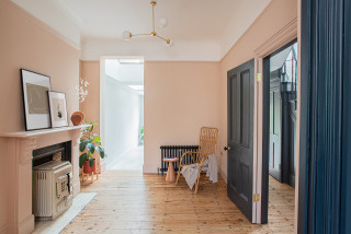 おしゃれなリビング ピンクの壁 のインテリア画像 75選 22年9月 Houzz ハウズ