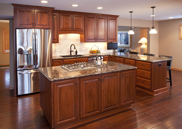 Traditional Cherry Kitchen clasico-cocina