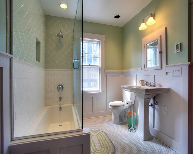 Charming Bungalow Bath american-craftsman-badezimmer