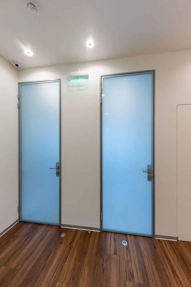 Nayada установила перегородки и двери в Upgrade Dental Clinic