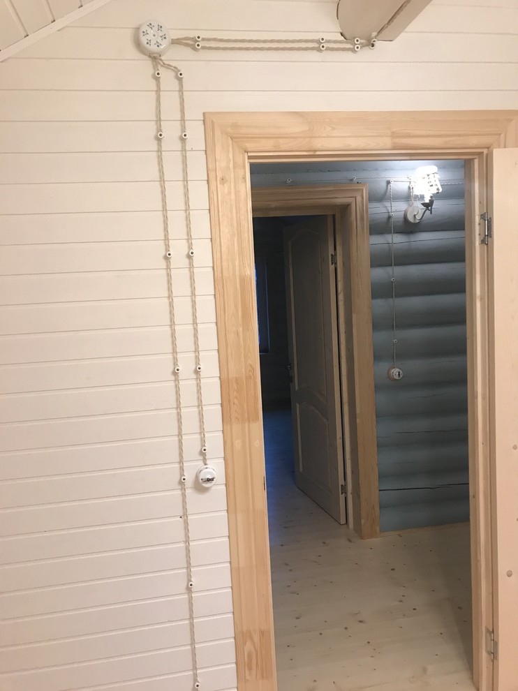 Розетки и выключатели в стиле ретро, монтаж в бревенчатом доме