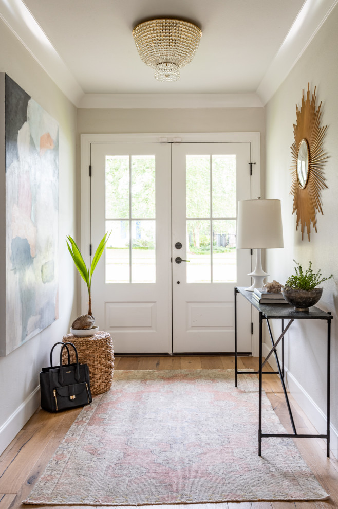 Transitional entryway in New Orleans.