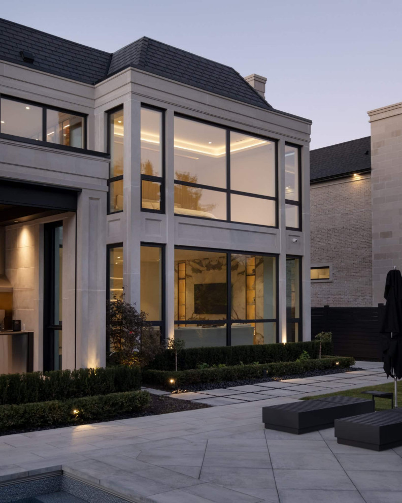 Inspiration for a transitional home design remodel in Toronto