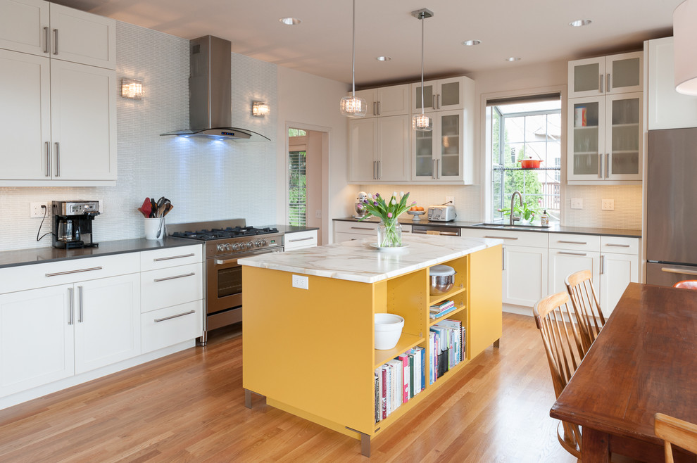 This is an example of a mid-sized traditional kitchen in Seattle.