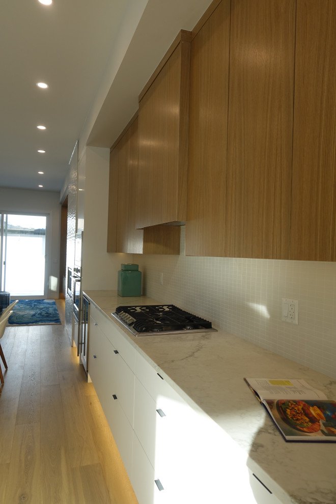 Inspiration for a transitional kitchen remodel in Calgary