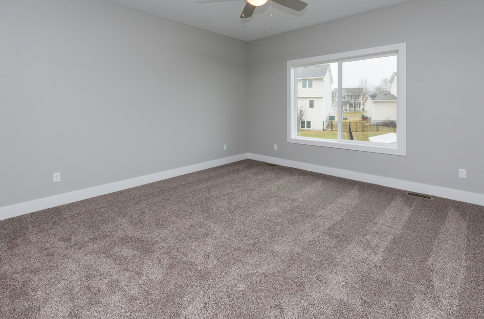Home design - transitional home design idea