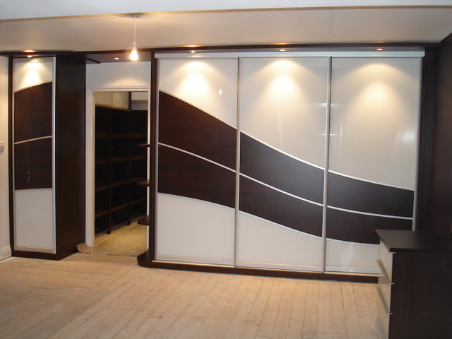 Chocolate Wood Wave Bedroom Design Contemporary West Midlands